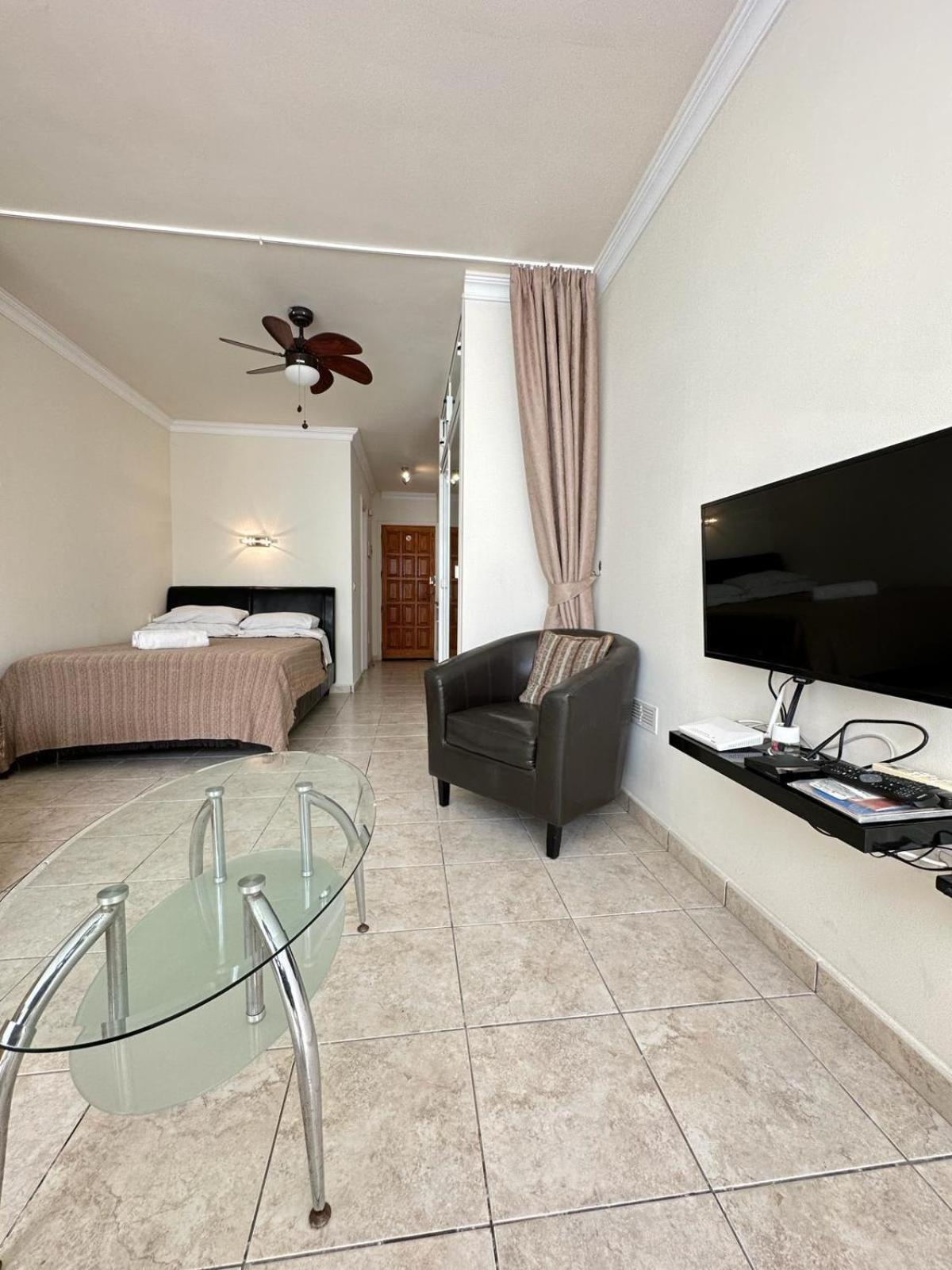 Firstline Apartment Los Cristianos Arona  Exterior photo