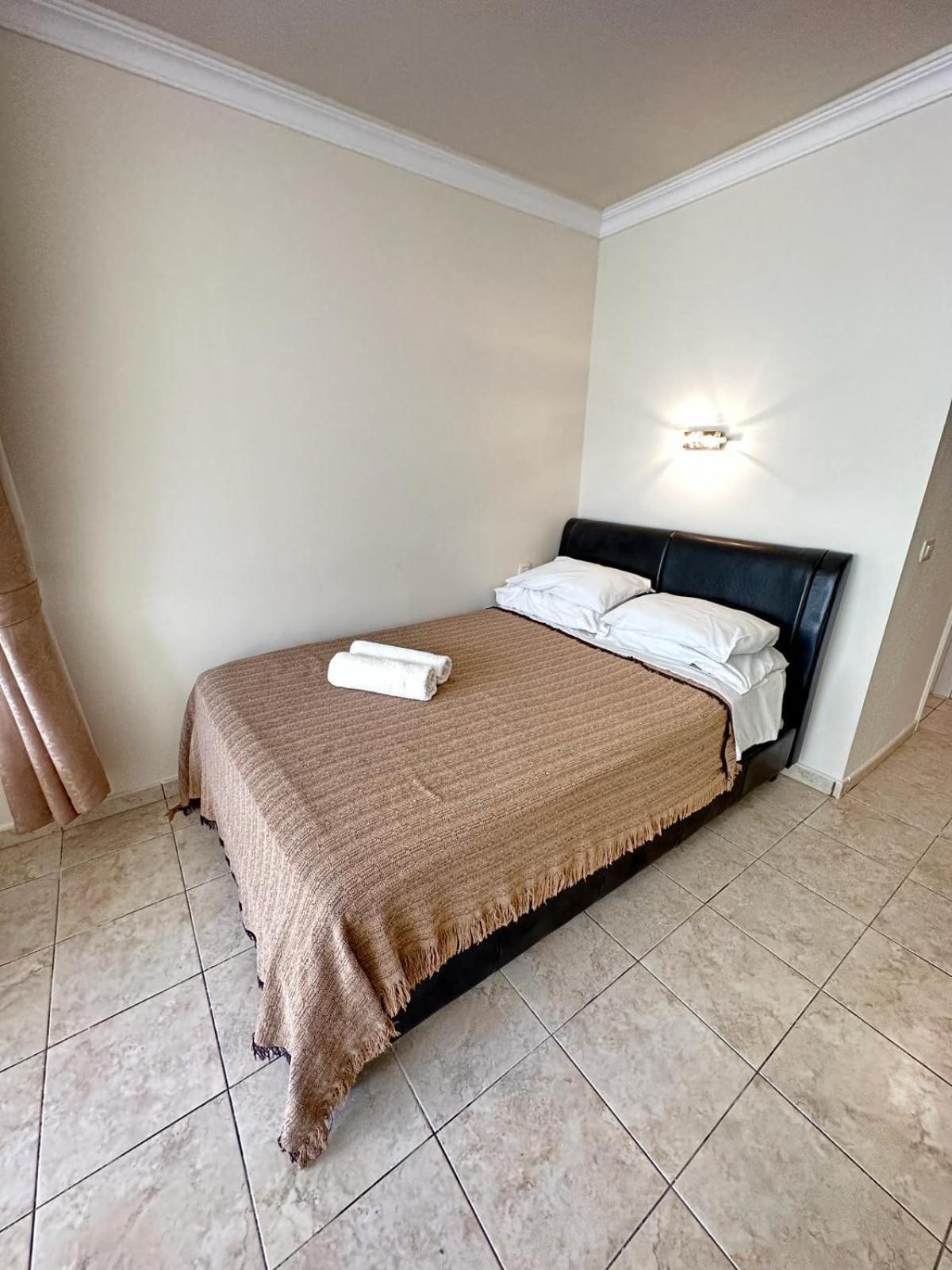 Firstline Apartment Los Cristianos Arona  Exterior photo