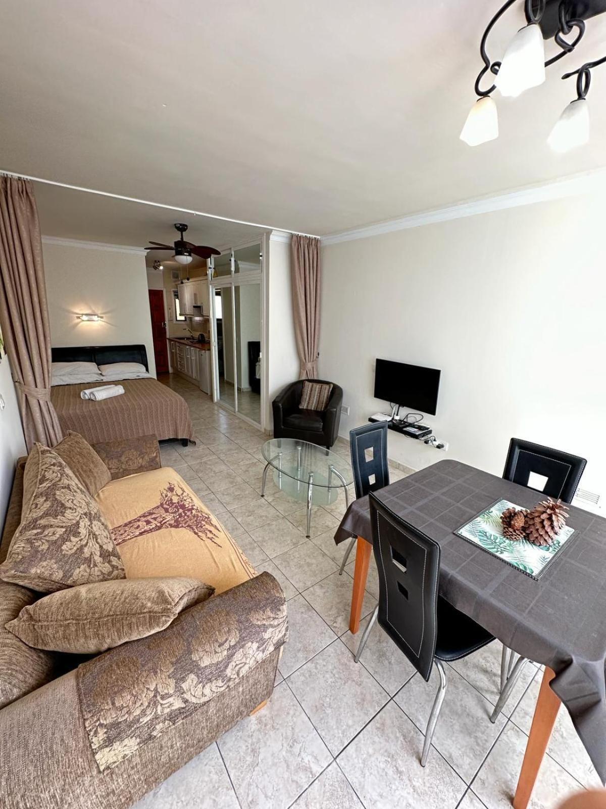 Firstline Apartment Los Cristianos Arona  Exterior photo