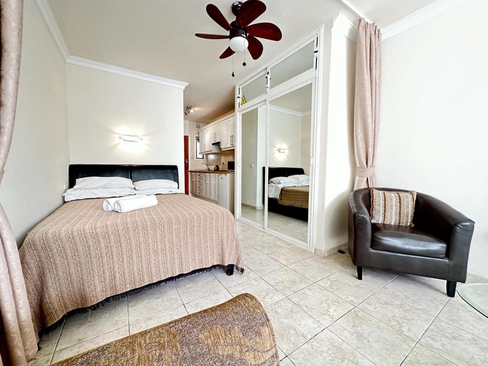 Firstline Apartment Los Cristianos Arona  Exterior photo